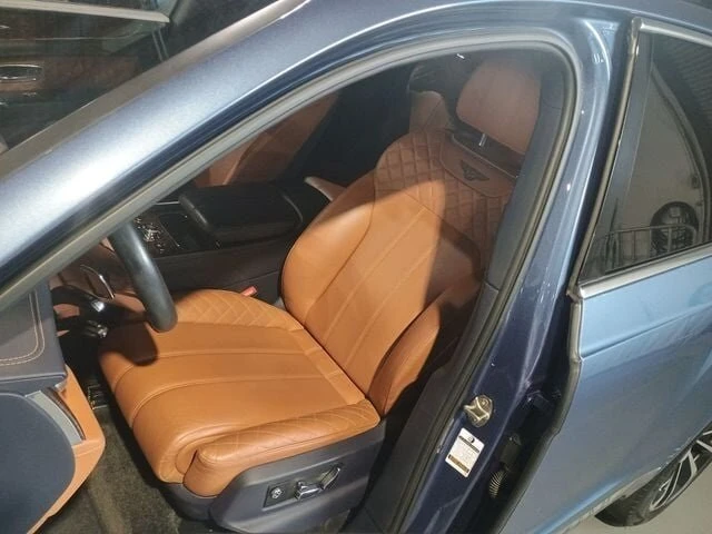 2017 Bentley Bentayga - Image 17 of 20