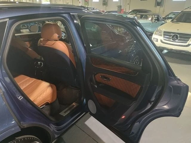 2017 Bentley Bentayga - Image 8 of 20