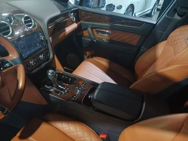 2017 Bentley Bentayga - Image 16 of 20