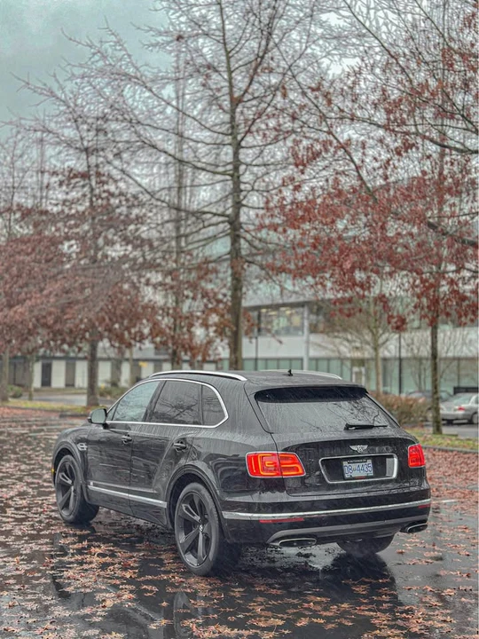 2017 Bentley Bentayga - Image 4 of 7