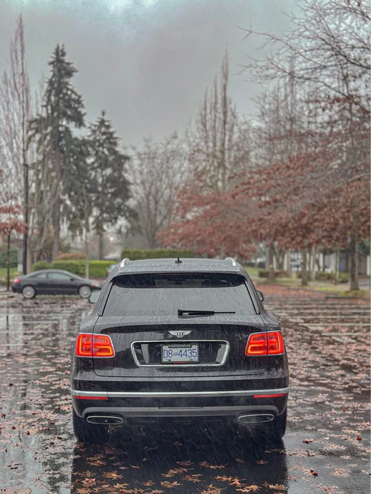 2017 Bentley Bentayga - Image 5 of 7