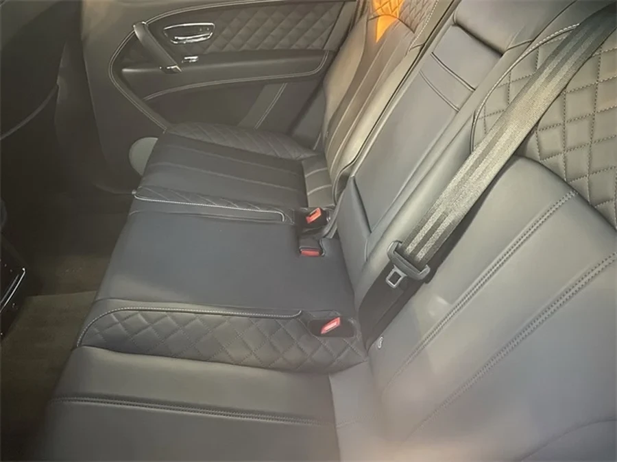 2017 Bentley Bentayga - Image 8 of 9