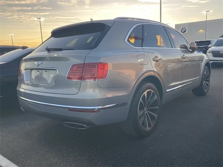 2017 Bentley Bentayga - Image 3 of 9
