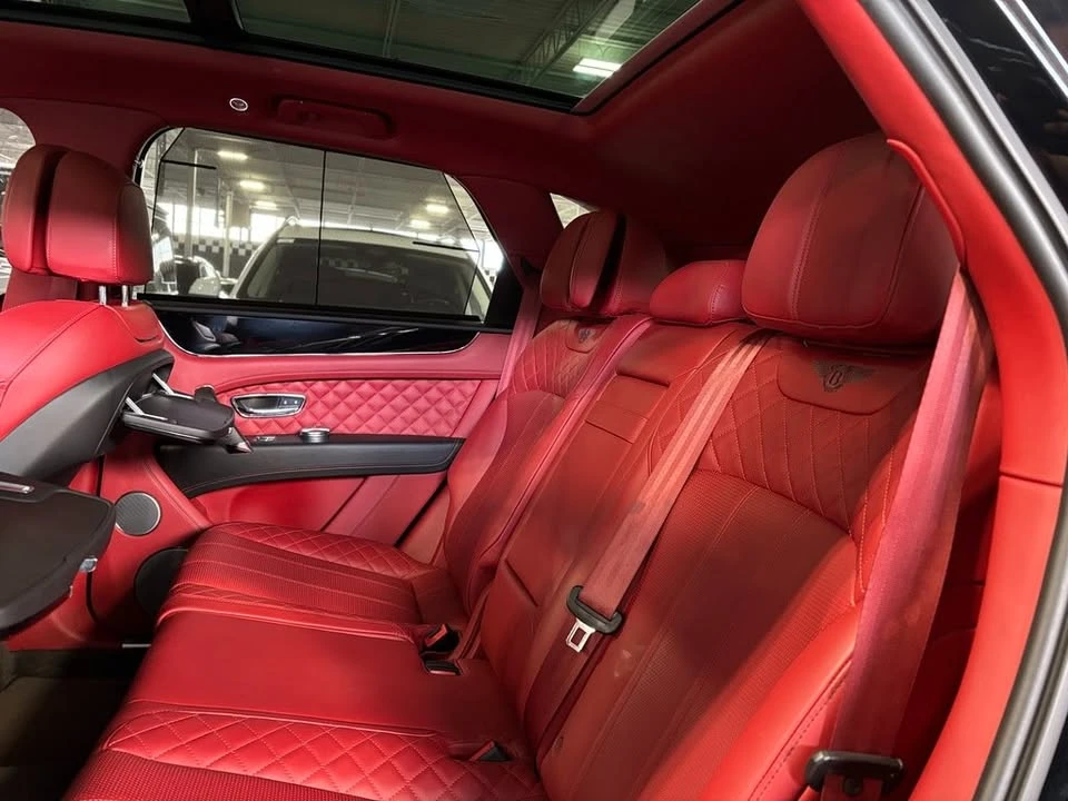 2017 Bentley Bentayga - Image 18 of 19