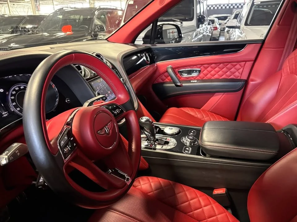 2017 Bentley Bentayga - Image 9 of 19