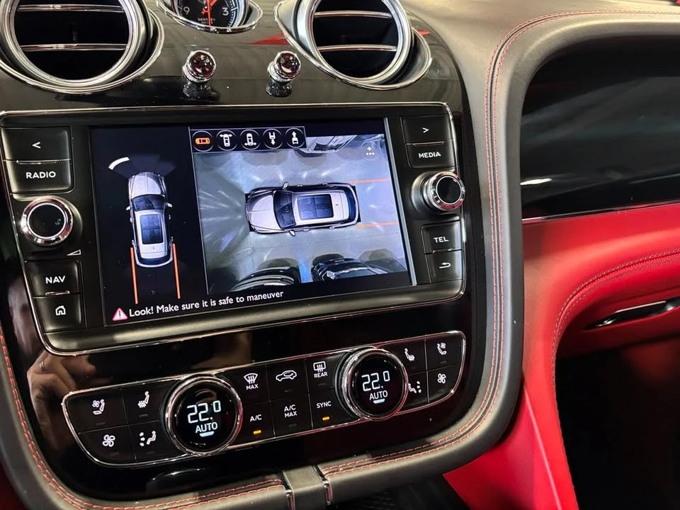 2017 Bentley Bentayga - Image 11 of 19