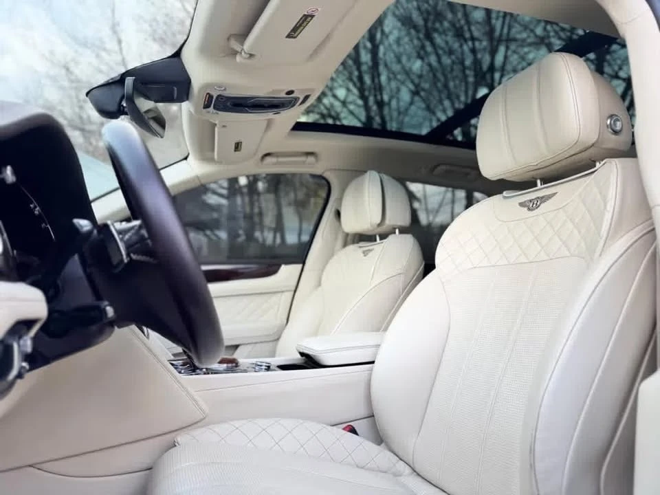 2017 Bentley Bentayga - Image 8 of 19