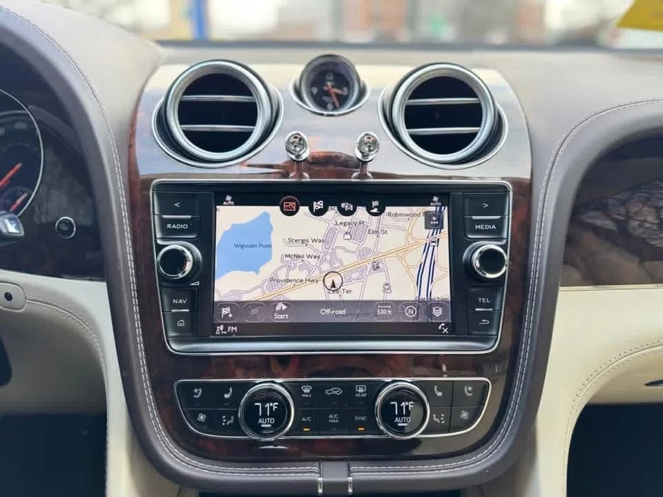 2017 Bentley Bentayga - Image 19 of 19