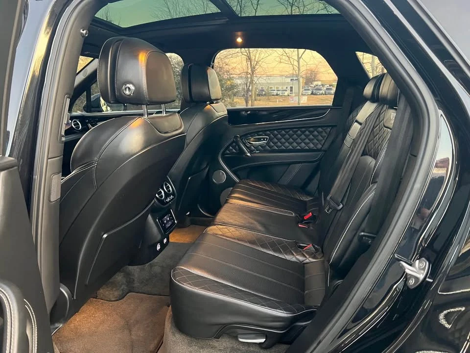 2017 Bentley Bentayga - Image 8 of 10