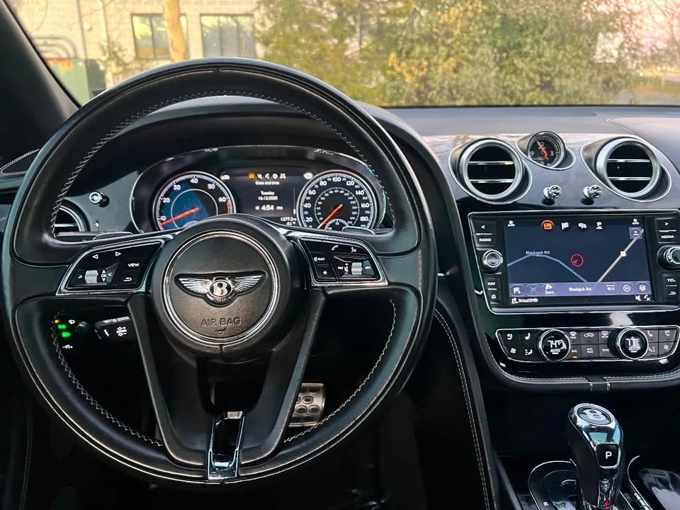 2017 Bentley Bentayga - Image 6 of 10