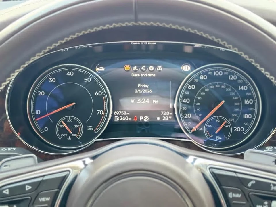 2017 Bentley Bentayga - Image 16 of 19