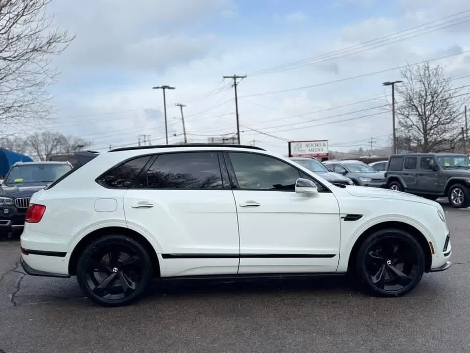 2017 Bentley Bentayga - Image 2 of 19