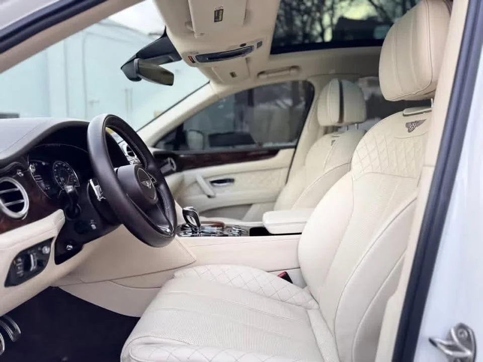 2017 Bentley Bentayga - Image 9 of 19