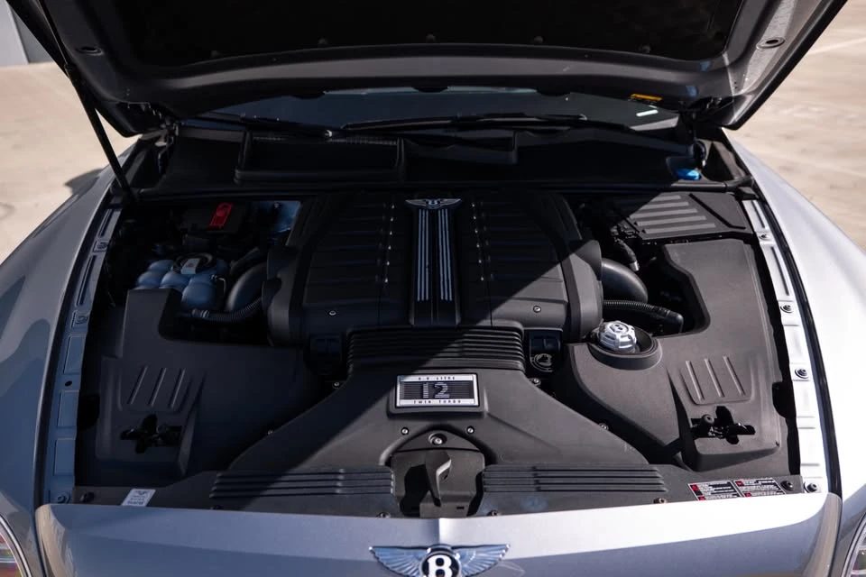 2017 Bentley Bentayga - Image 18 of 19