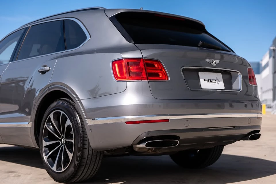 2017 Bentley Bentayga - Image 10 of 19