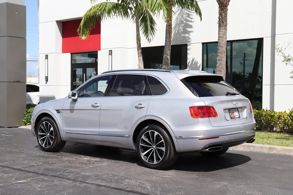 2017 Bentley Bentayga - Image 5 of 18