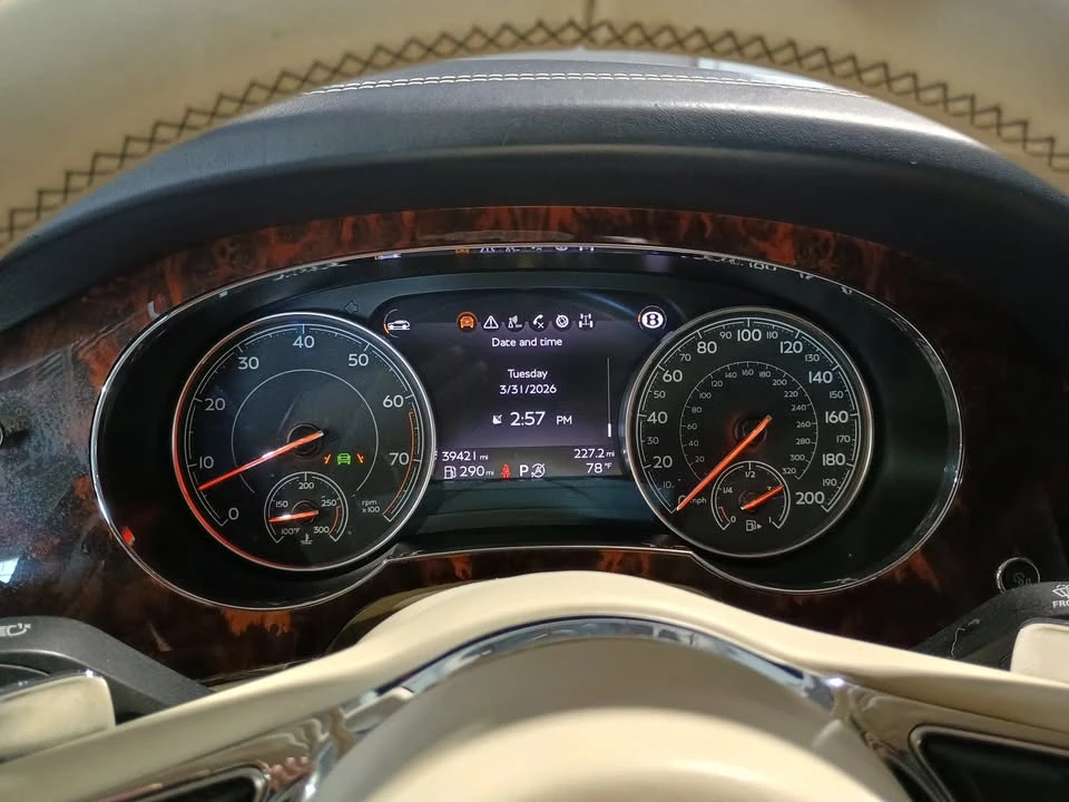 2017 Bentley Bentayga - Image 12 of 20