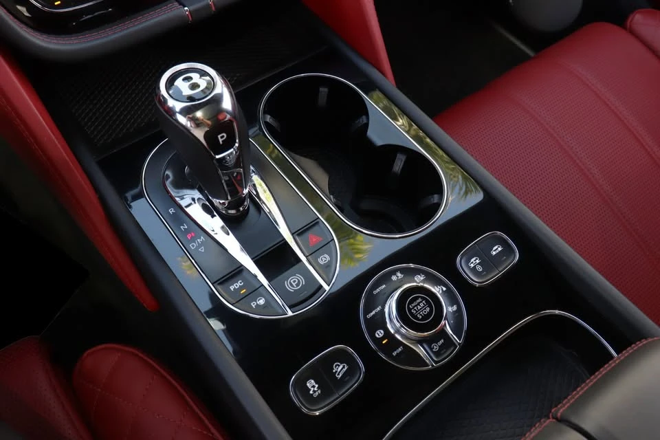 2017 Bentley Bentayga - Image 14 of 18