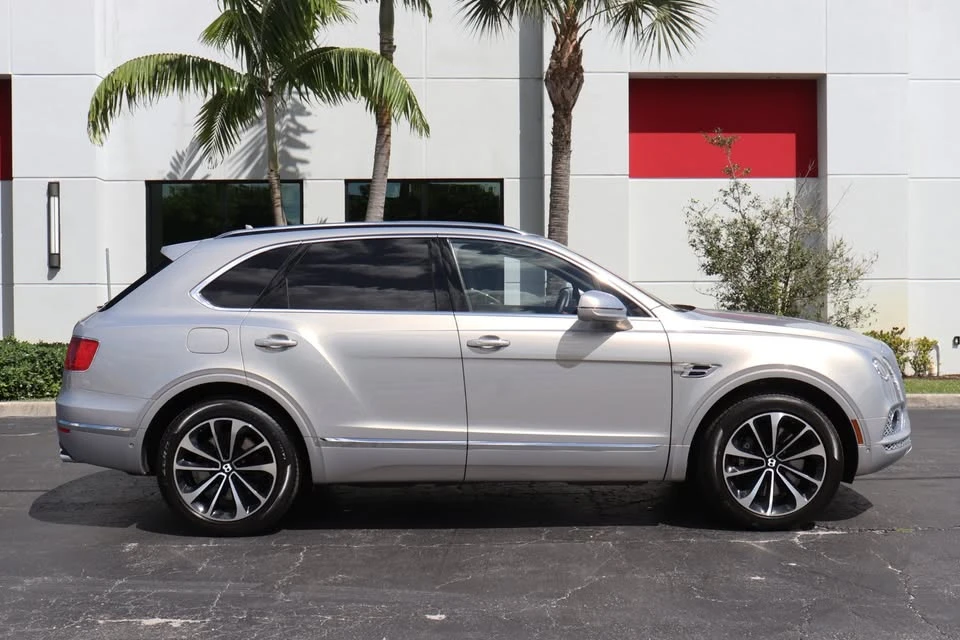 2017 Bentley Bentayga - Image 6 of 18