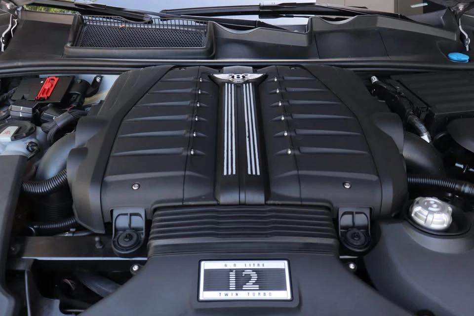 2017 Bentley Bentayga - Image 18 of 18