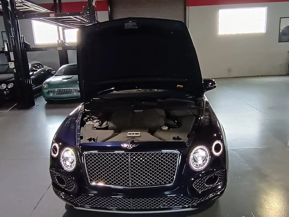 2017 Bentley Bentayga - Image 18 of 20