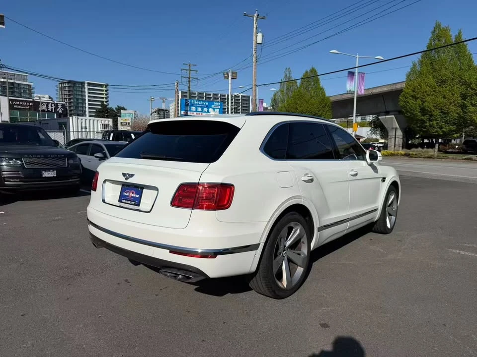 2017 Bentley Bentayga - Image 5 of 19