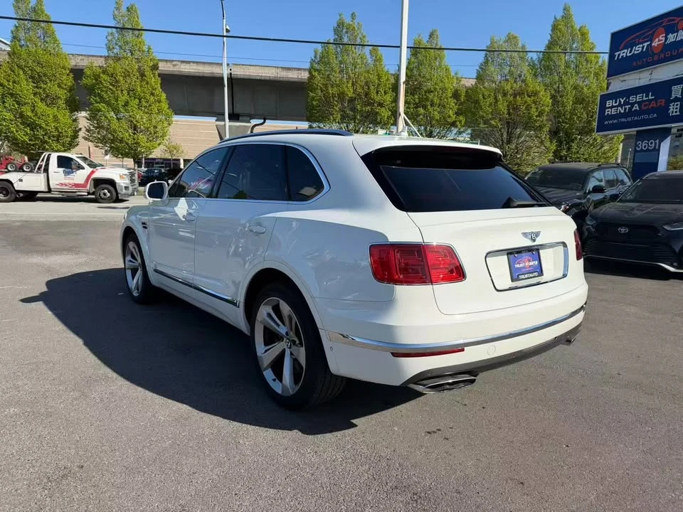 2017 Bentley Bentayga - Image 7 of 19