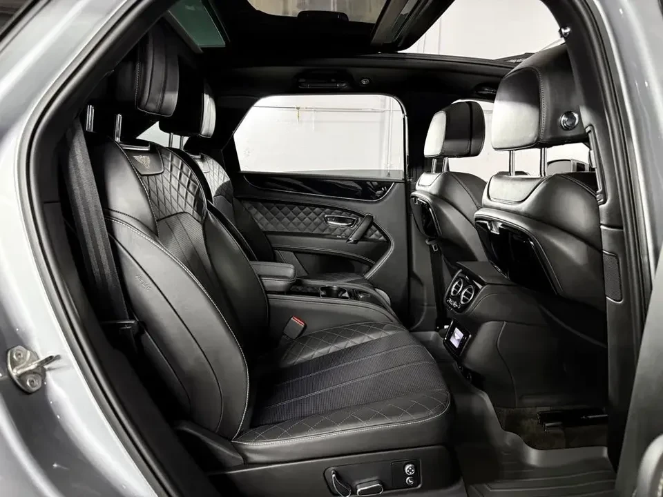 2017 Bentley Bentayga - Image 10 of 19
