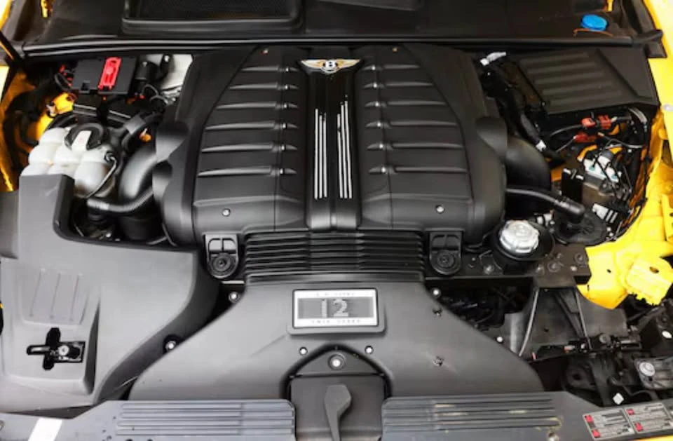 2017 Bentley Bentayga - Image 16 of 18