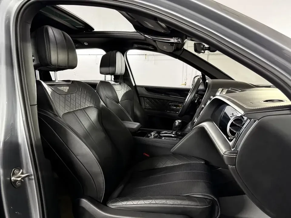 2017 Bentley Bentayga - Image 8 of 19