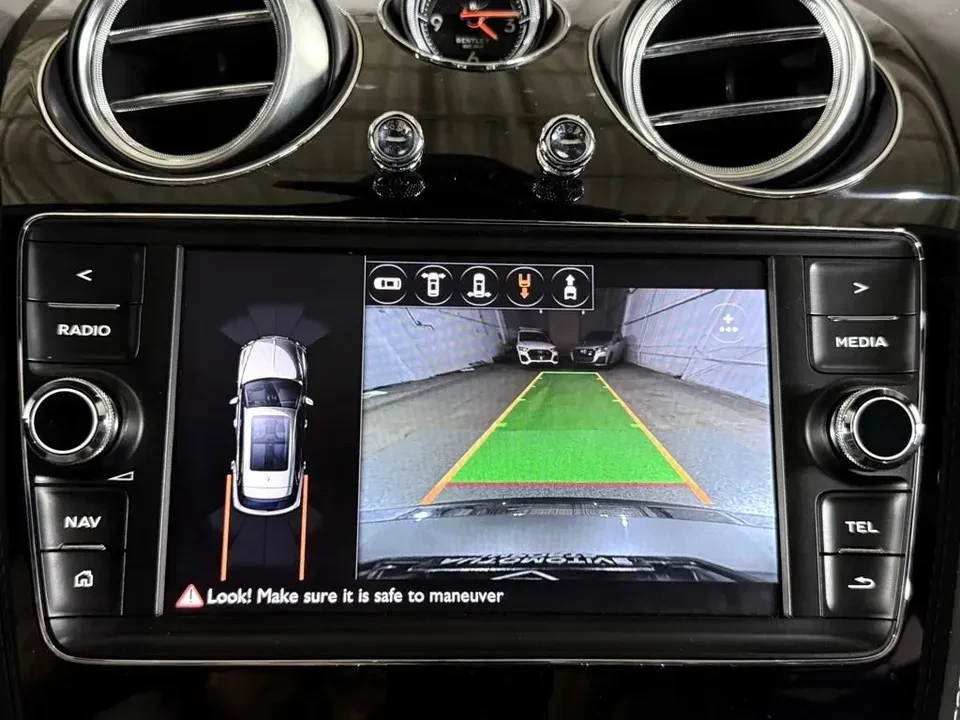 2017 Bentley Bentayga - Image 15 of 19