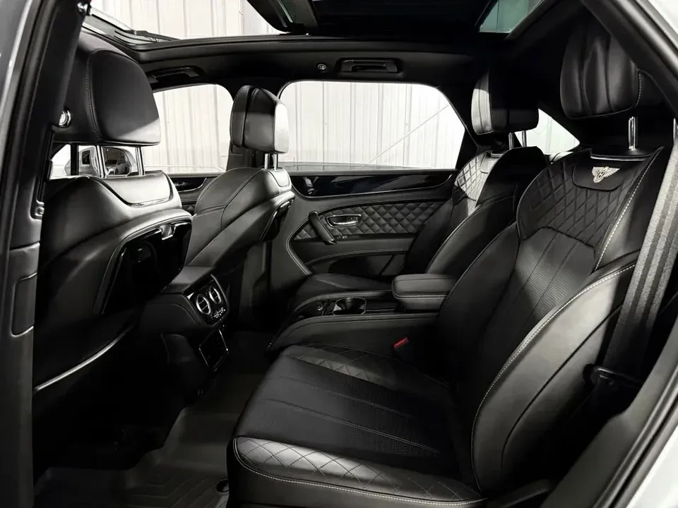 2017 Bentley Bentayga - Image 9 of 19