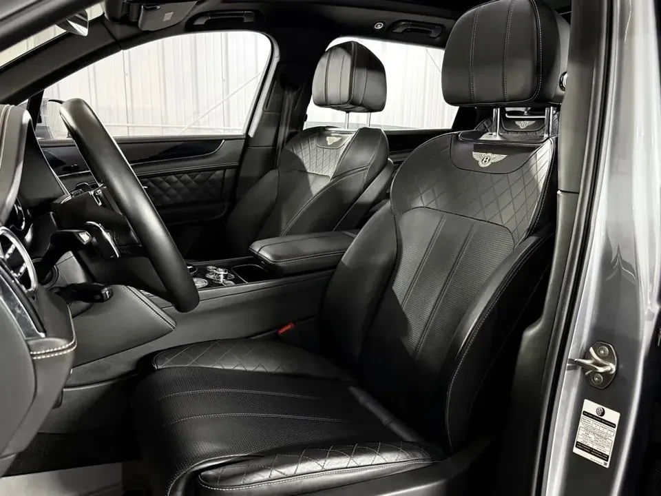 2017 Bentley Bentayga - Image 7 of 19