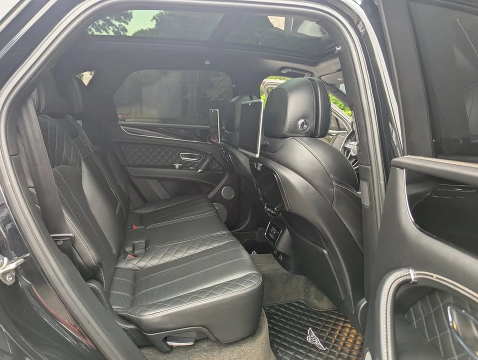2017 Bentley Bentayga - Image 15 of 20