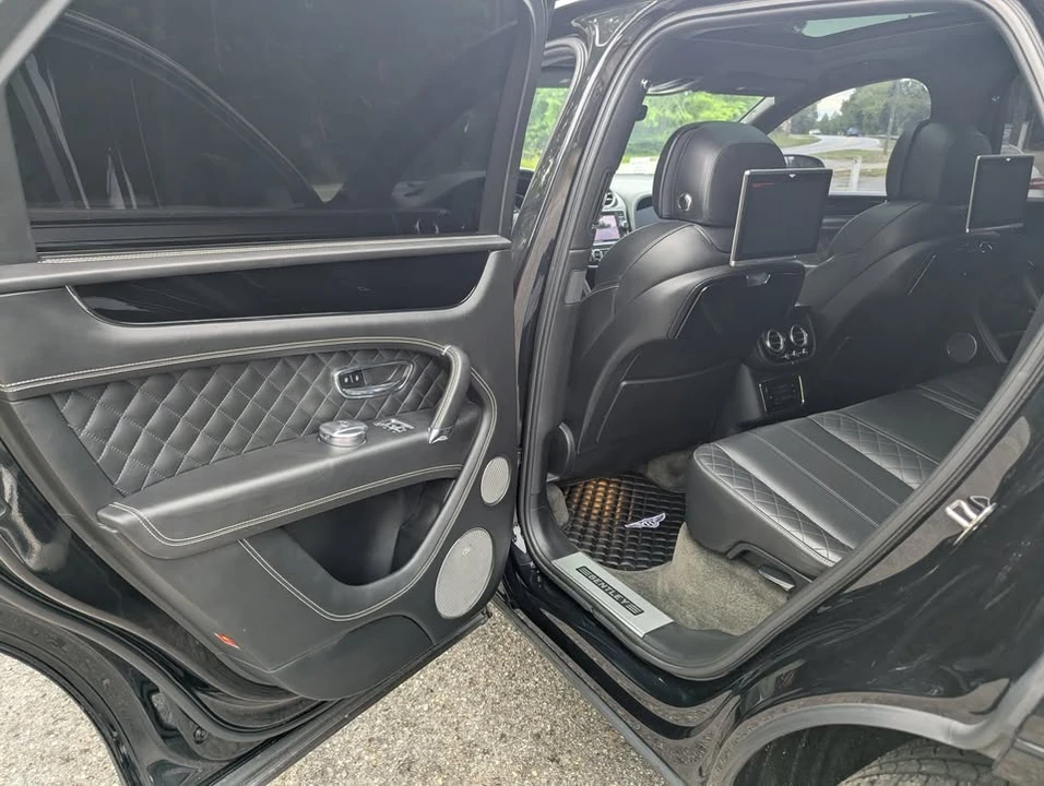 2017 Bentley Bentayga - Image 11 of 20