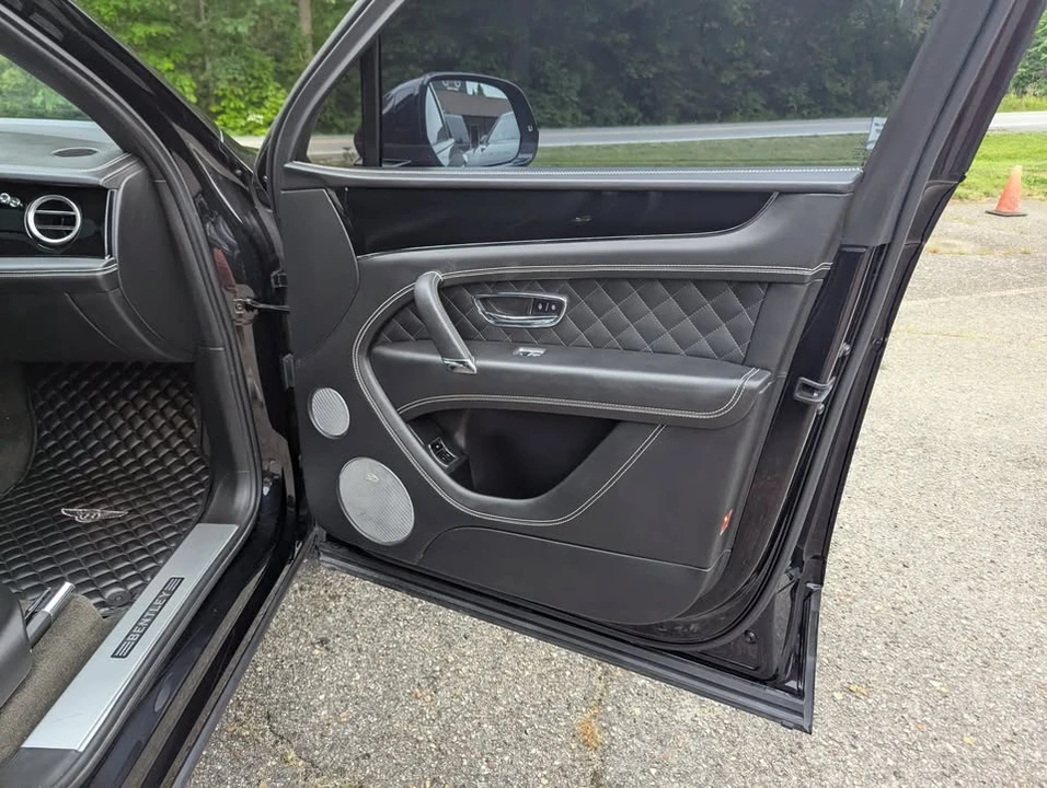 2017 Bentley Bentayga - Image 16 of 20