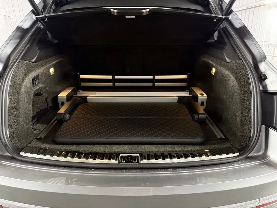 2017 Bentley Bentayga - Image 17 of 19