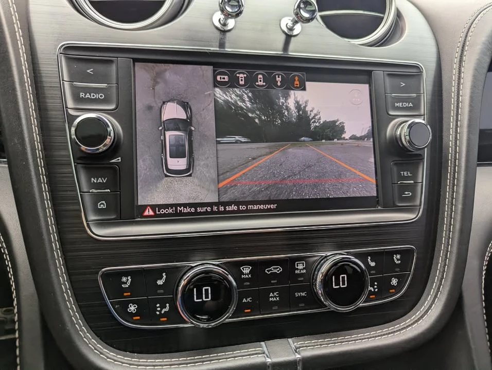 2017 Bentley Bentayga - Image 19 of 20