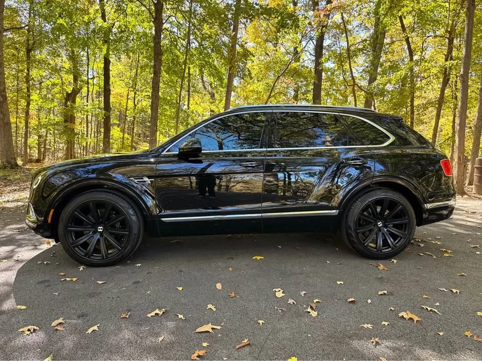 2017 Bentley Bentayga - Image 2 of 18