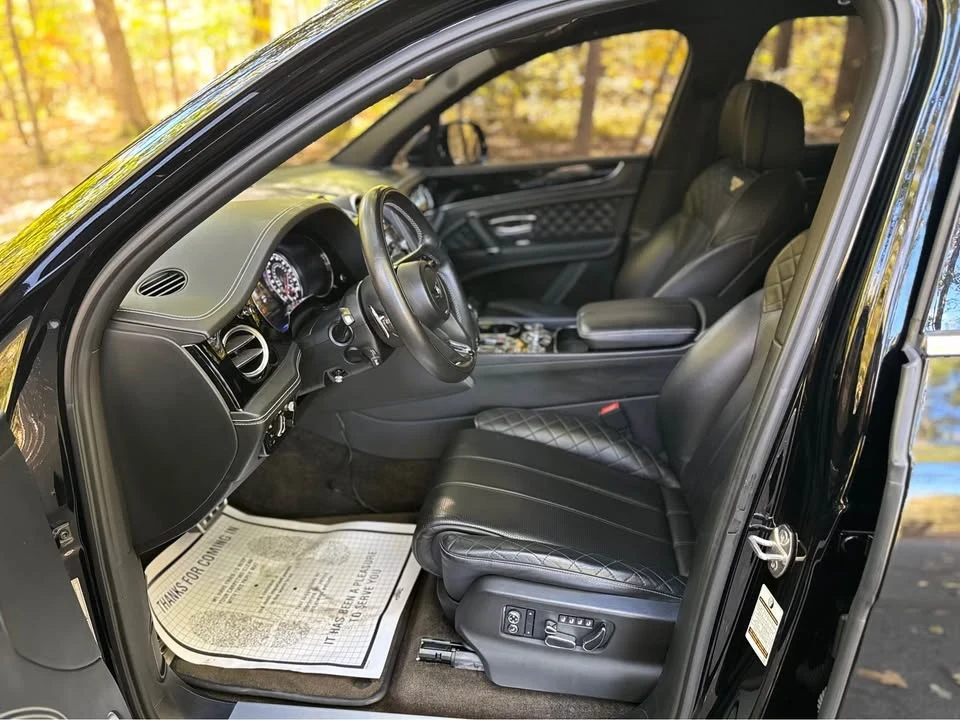 2017 Bentley Bentayga - Image 9 of 18