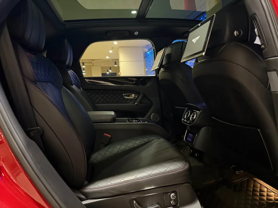 2017 Bentley Bentayga - Image 13 of 18