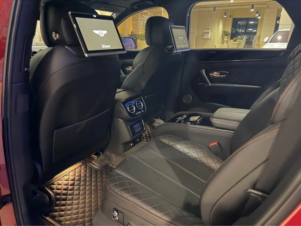 2017 Bentley Bentayga - Image 14 of 18