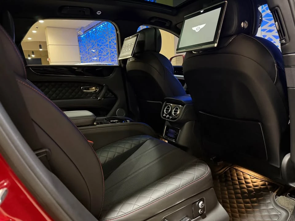 2017 Bentley Bentayga - Image 12 of 18