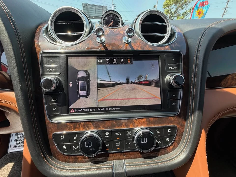 2017 Bentley Bentayga - Image 17 of 20