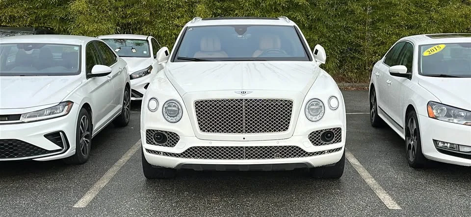 2017 Bentley Bentayga - Image 2 of 10