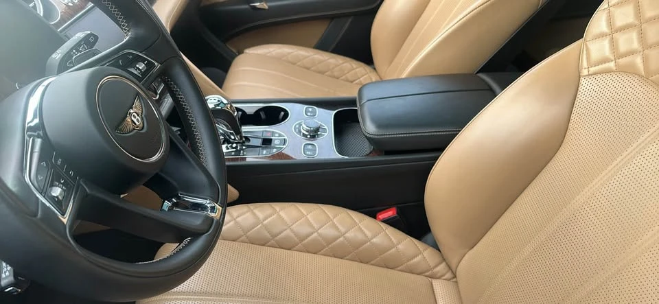 2017 Bentley Bentayga - Image 6 of 10