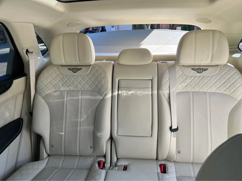 2017 Bentley Bentayga - Image 9 of 16