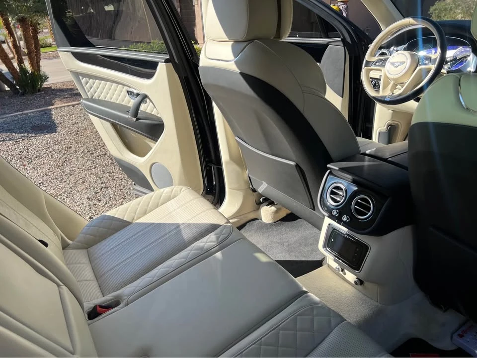 2017 Bentley Bentayga - Image 10 of 16