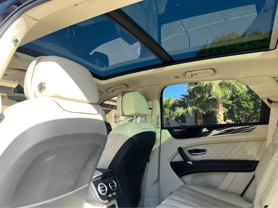 2017 Bentley Bentayga - Image 14 of 16