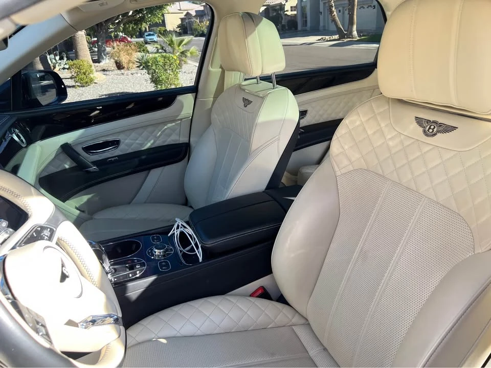 2017 Bentley Bentayga - Image 13 of 16